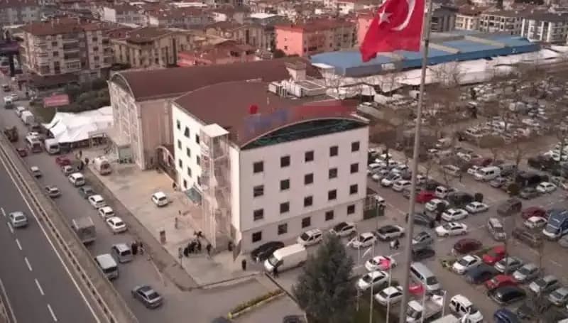 Özel Hastaneye Deprem Mührü! Perde Betonları Kestikleri İddiası Gündemi Sarstı