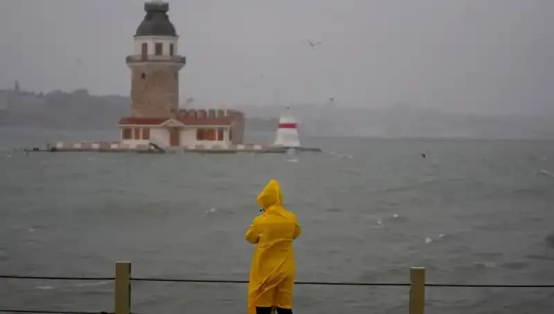 İstanbul'a İlkbahar Veda Ediyor: Hava Durumu Değişiyor