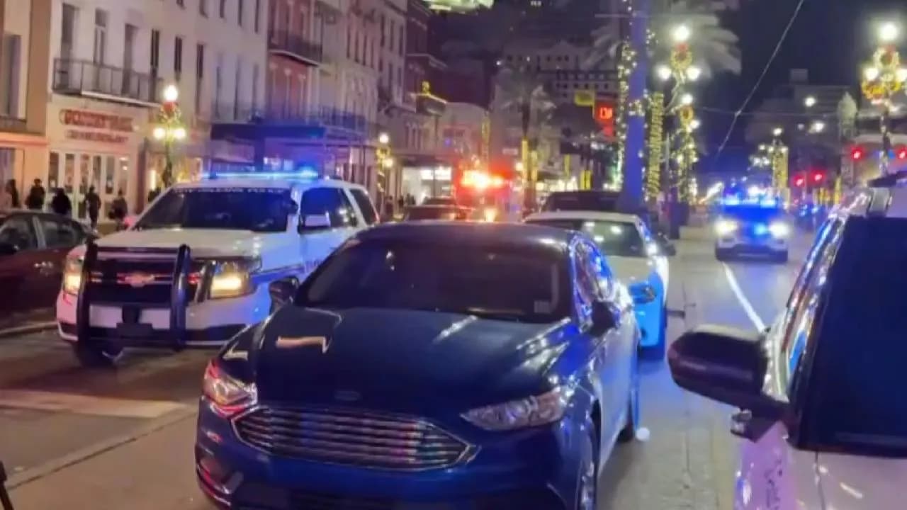 ABD'de Bir Araç Kalabalığa Daldı: En Az 10 Ölü