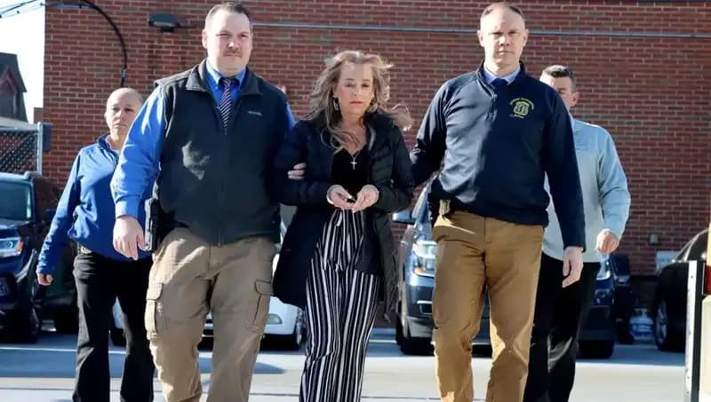 ABD'de Şok Edici Üvey Anne Durumu: 20 Yıl Kilit Altında Kalan Bir Hayat