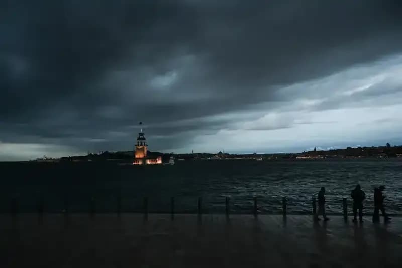 İstanbul'a Bu Akşam Yoğun Kar Yağışı Geliyor: 19 İlçe Etkilenecek!