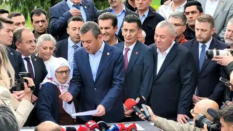 CHP, Ekrem İmamoğlu İçin Destek İmza Kampanyası Başlattı!