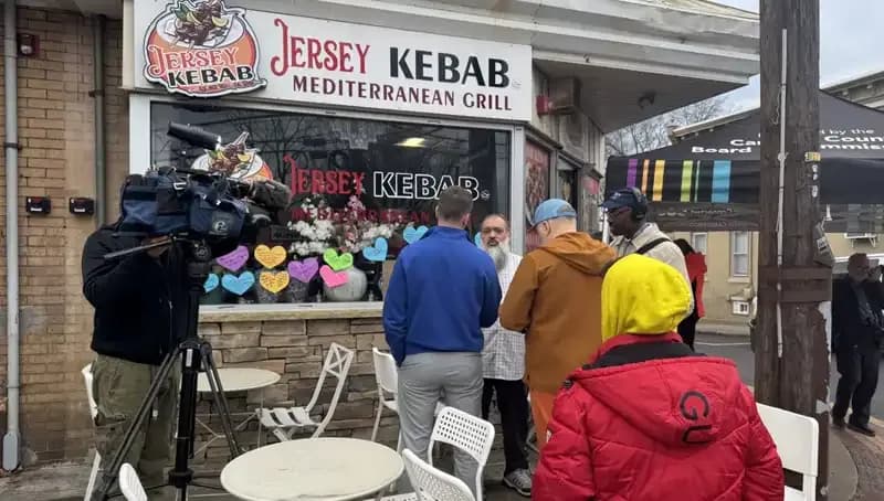 Türk Aile, Yeşil Kart Beklerken Trumpzede Oldu: Gözaltına Alındılar