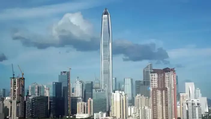 Dünyanın En Yüksek Gökdeleni: Terk Edilmekten Kurtulmanın Sırları