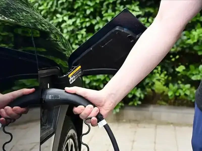 ABD'nin Gümrük Vergilerine Karşı İngiltere'den Elektrikli Araç Üreticilerine Destek Hamlesi