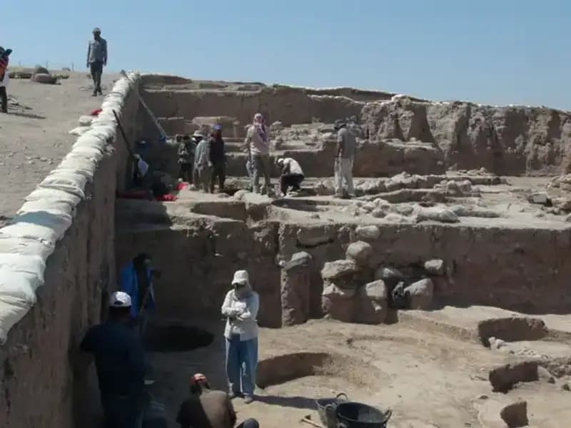 Kilis’te Oylum Höyük’te Sıcak Havada Kazı Çalışmaları Devam Ediyor