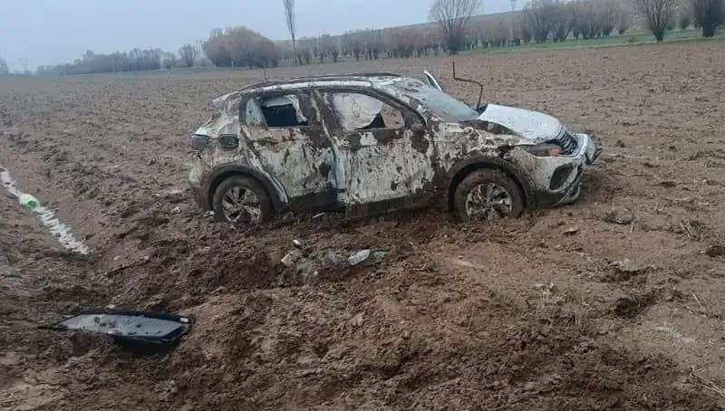 Otomobil Şarampole Devrildi: İki Kişi Yaralandı, Kazanın Detayları Şok Etti