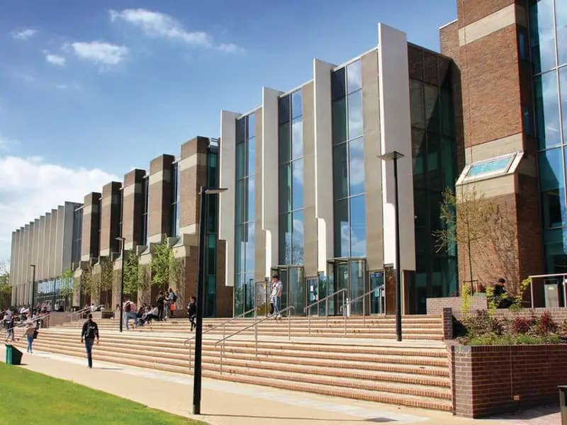 İngiltere Kent Üniversitesi'nde Menenjit Salgını: 2 Ölü