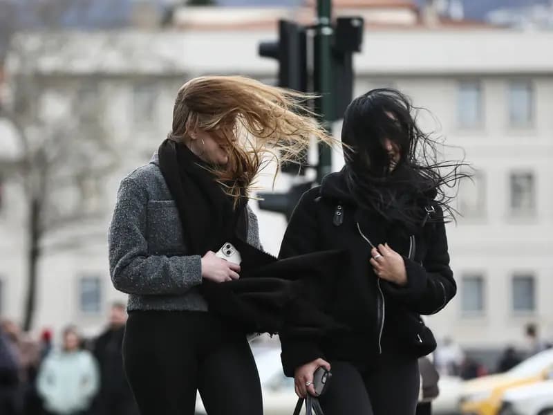 İstanbul'da Yağış Yok, Soğuk Hava Etkisini Gösteriyor