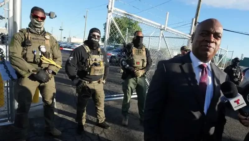 ABD'de Belediye Başkanı Gözaltına Alındı: Siyasi Skandalın Perdesi Aralanıyor