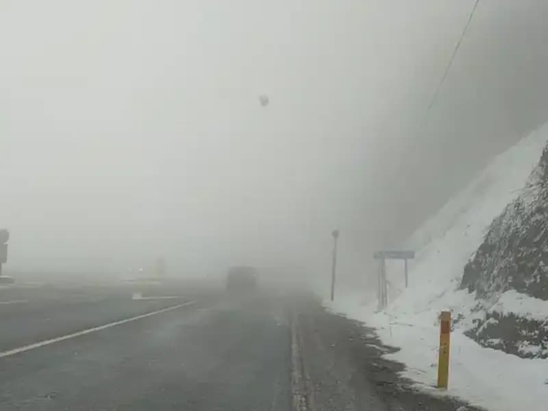 Bolu Dağı'nda Kar ve Sis Nedenlerle Ulaşım Zorlaşıyor