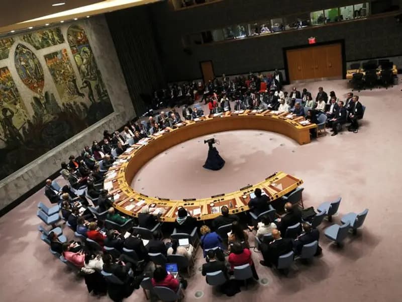 Hürmüz Boğazı'nda Seyrüsefer Özgürlüğü Tasarısı Reddedildi