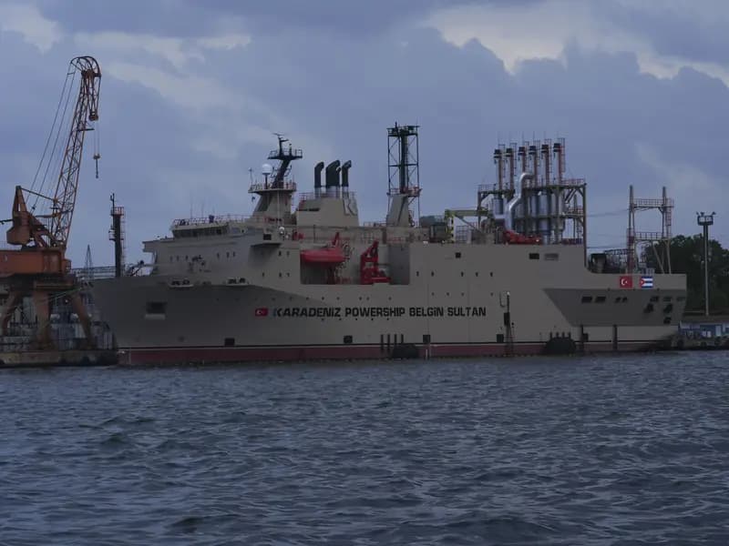 Küba, Enerji Sorununu Çözmek İçin Yüzer Santral Kiraladı