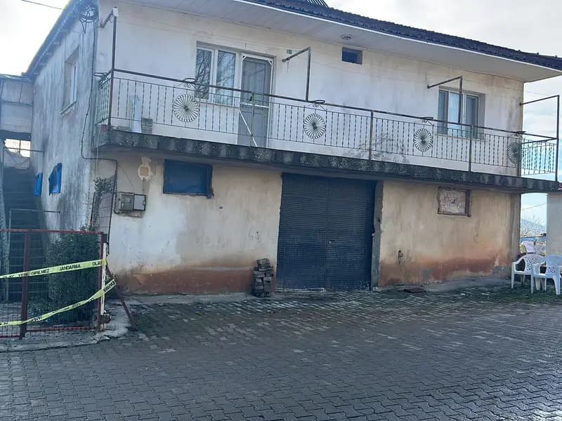 Manisa'da Boşanma Krizi: Eşinin Ailesine Kanlı Saldırı