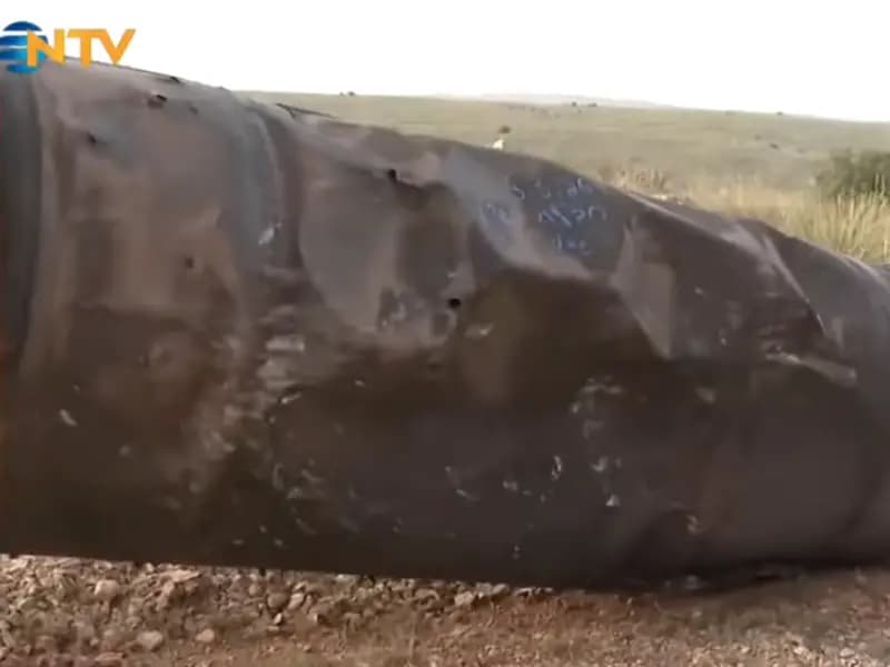 İran Füzesinin Enkazı Tel Aviv'de Görüntülendi