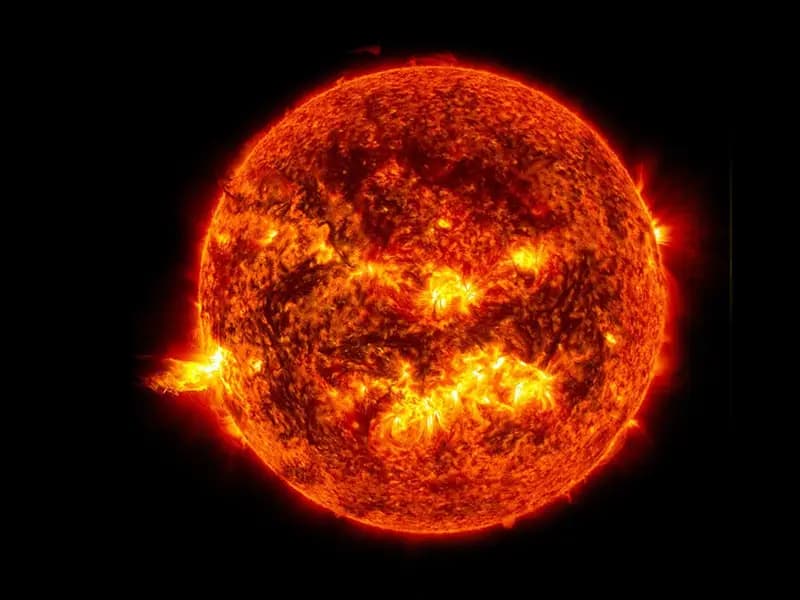 Güneş'in Galaksinin Merkezinden Göç Ettiği Keşfedildi