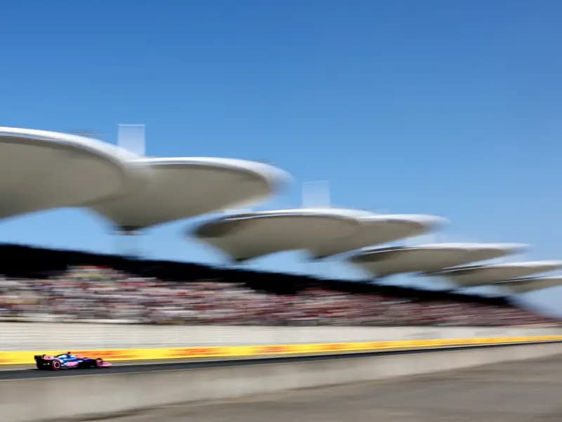 Formula 1 Bahreyn ve Suudi Arabistan Yarışlarını İptal Etti