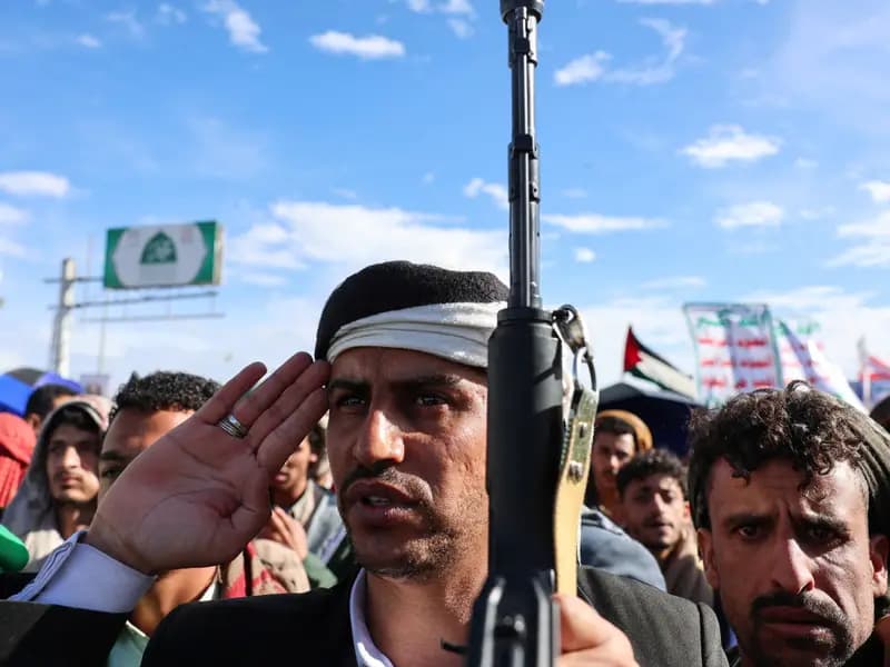 Husiler, Savaşın Beşinci Haftasında İsrail'i Hedef Aldı