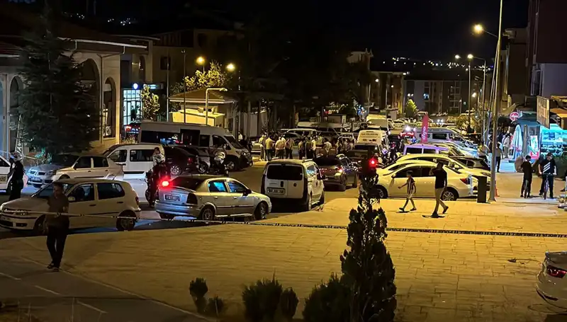 İki Aile Arasında Korkunç Tartışma: 1'i Ağır 3 Yaralı