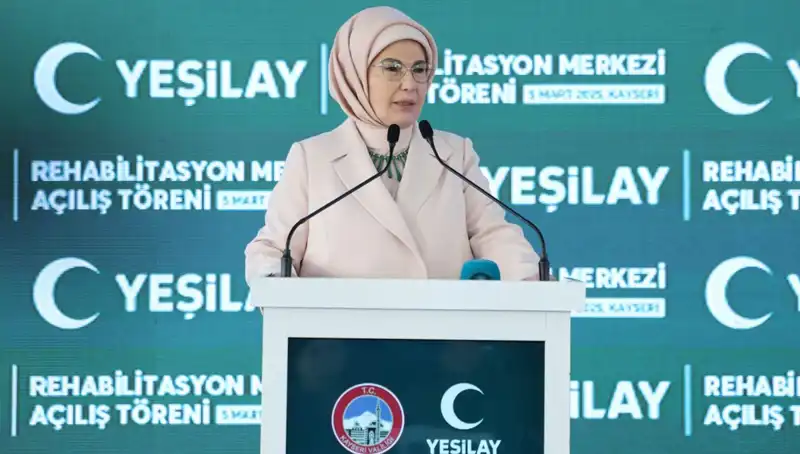 Emine Erdoğan, Bağımlılıkla Mücadelede Herkesin Sorumluluğunu Vurguladı