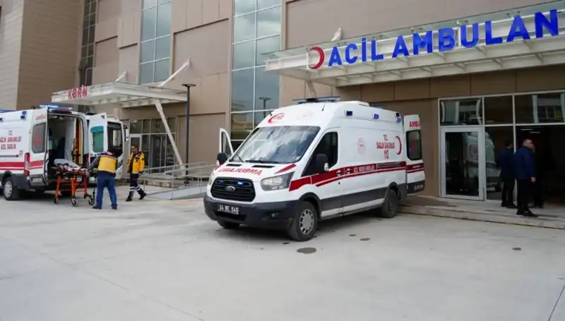 Erzincan’da Korkunç Trafik Kazası: Bir Kayıp, Üç Yaralı