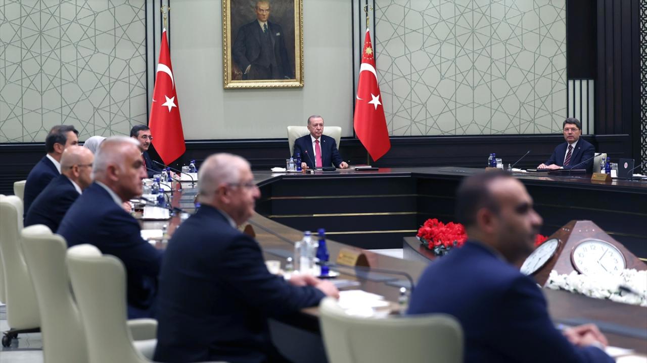 Kabine Toplantısı Suriye ve Asgari Ücret Gündemiyle Gerçekleşiyor