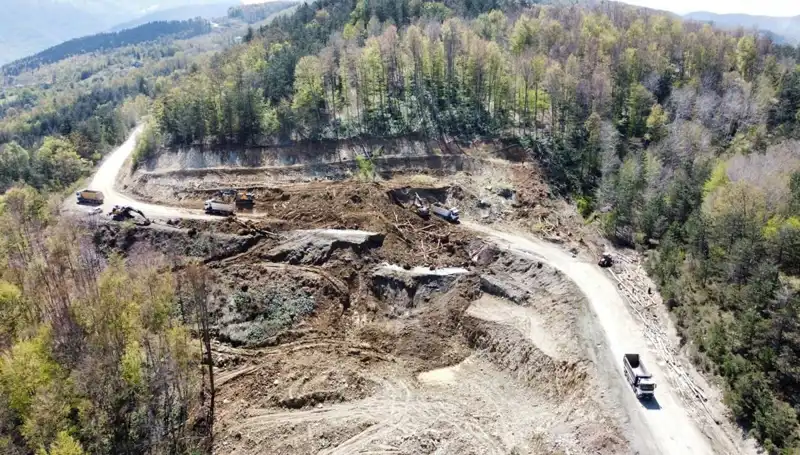 Kastamonu-Çatalzeytin Kara Yolunda Heyelan: Ulaşımda Aksamalar Başladı