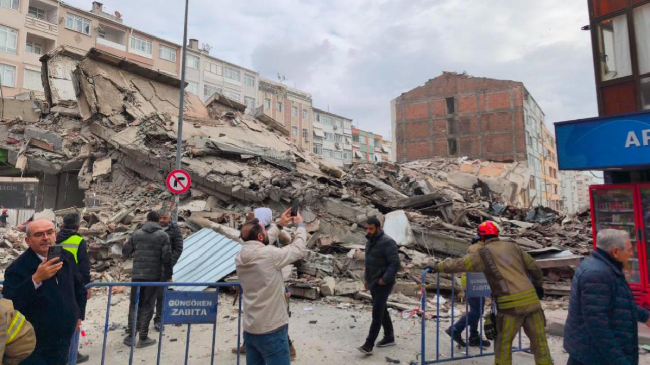 Güngören'de Bir Binanın Çökmesi Sonucunda Oluşan Felakette 3 Kişi Hayatını Kaybetti