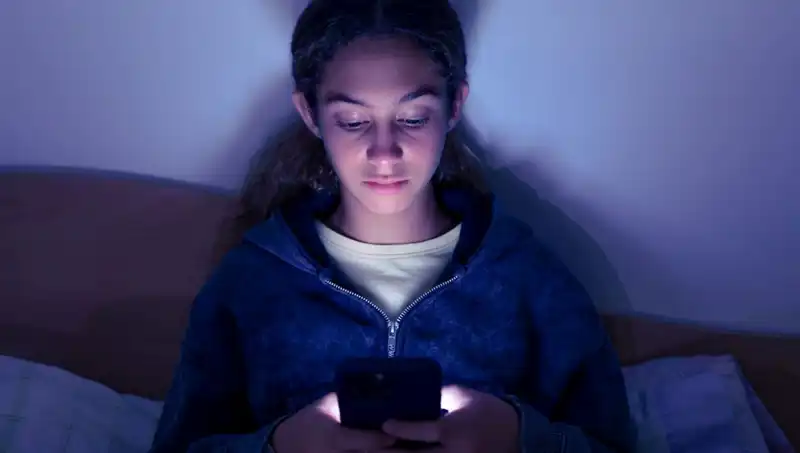 Sosyal Medyada Ergenlerin Peşinden Koştuğu Tehlikeli Trend: Havalı Olma Hırsı!