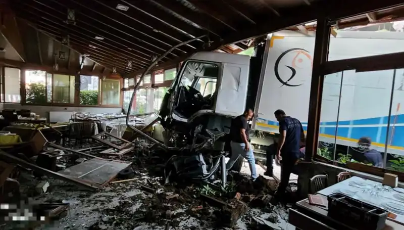 Freni Boşalan Kamyon Restorana Girdi: Olayın Detayları ve Sonrası