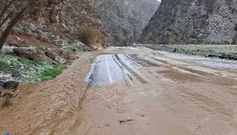 Tunceli'de Dolu ve Sağanak, Hayatı Olumsuz Etkiledi: Zarar Görenler Ne Yapacak?