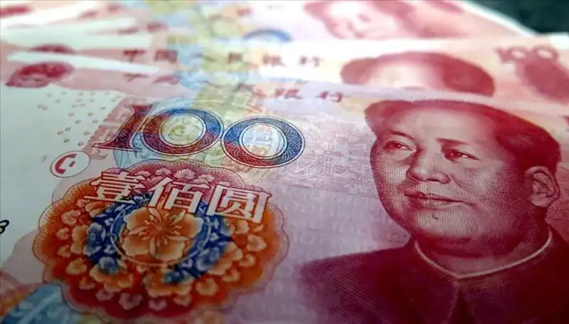 Çin Yuan'ının Değeri Neden Düşüyor? Ekonomik Etkileri ve Gelecek Beklentileri