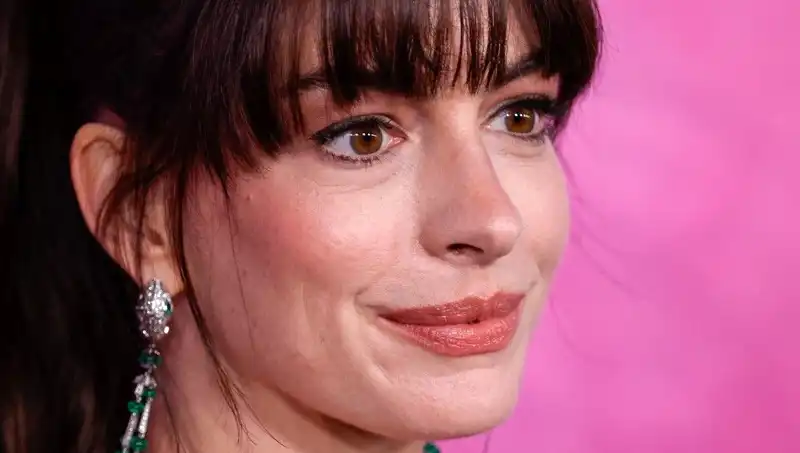 Hollywood'un Şok Edici Estetik Trendi: Yüzlere Ölü İnsan Derisi Enjekte Etmek