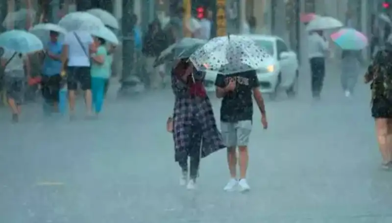 İstanbul'da Beklenen Sağanak Yağış ve Yangın Bölgesinde Kuvvetli Rüzgar Uyarısı