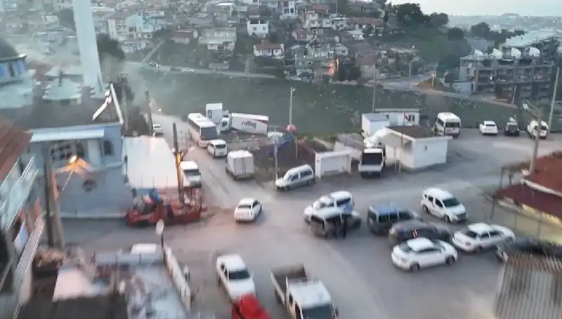 İzmir'de Şaşırtan Operasyon: 99 Gözaltı ile 133 Tutuklama Gerçekleşti