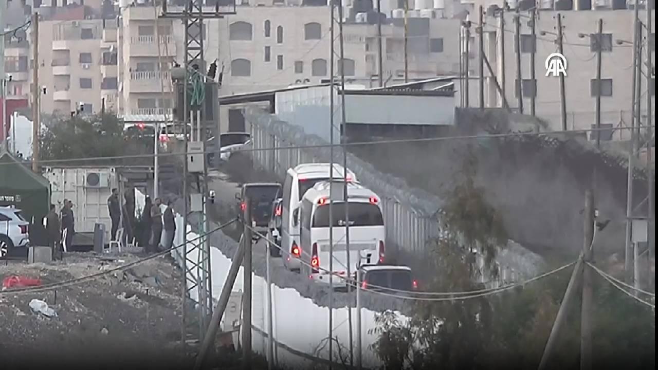 İsrail ve Hamas arasında gerçekleşen esir takasının 5. turunda 183 Filistinli serbest bırakıldı.
