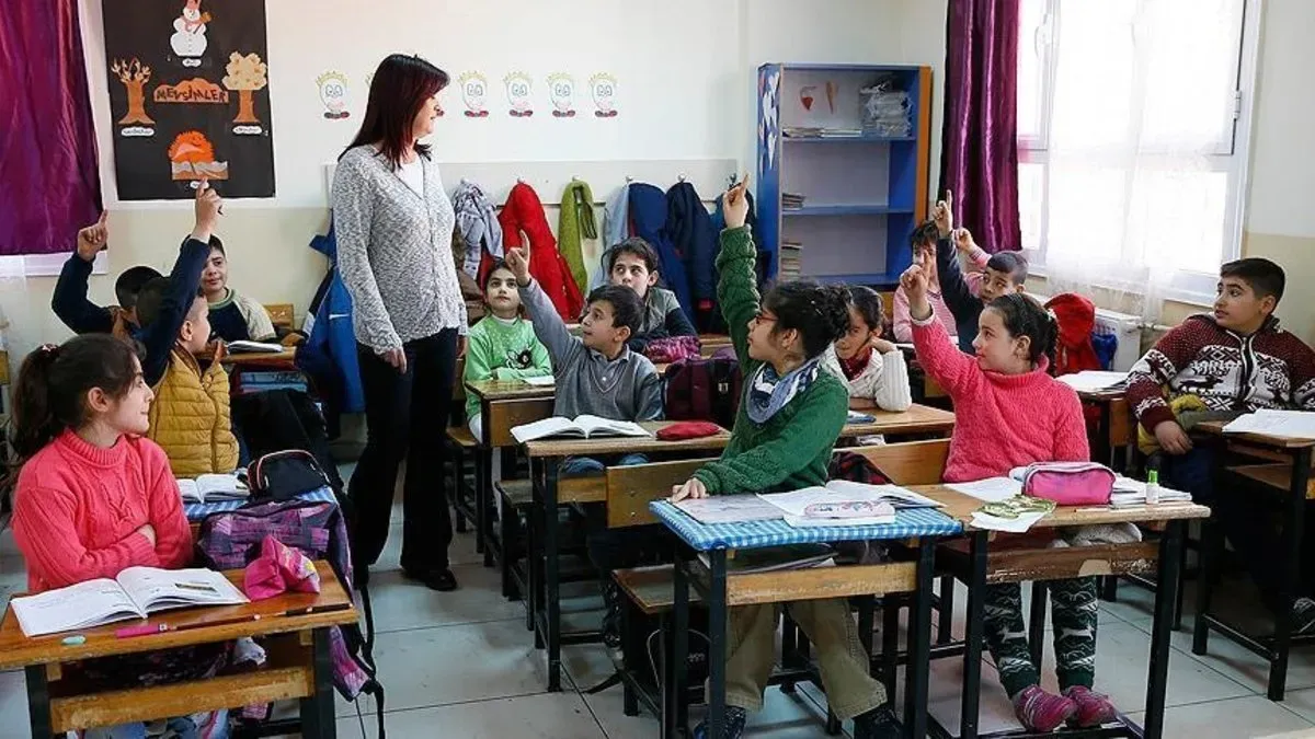 Öğretmenlik Meslek Kanunu Yayımlandı: Öğretmen Adaylarına Maddi Destek Geliyor