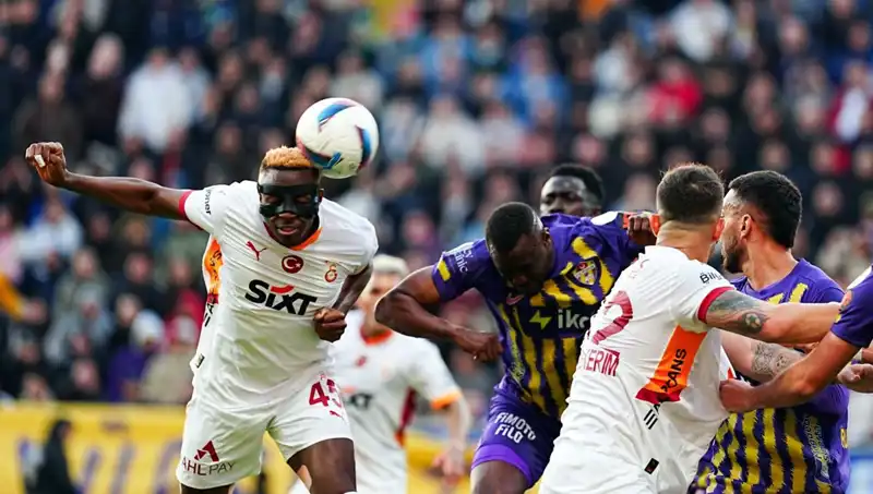 Galatasaray'da Saha İçinde Bir Resital: Adam Oynamıyor, İzleyin!