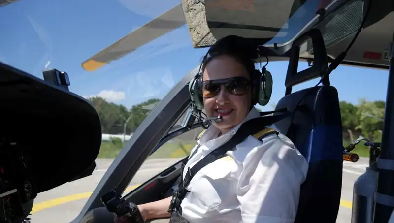 Türkiye'nin İlk Kadın Ambulans Helikopter Pilotundan Yer Çekimine Meydan Okuma Hikayesi