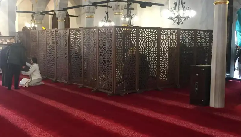 Kadın-Erkek Teravih Namazı Kılma İddiası Neleri Gündeme Getirdi?