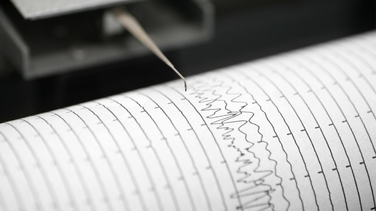 Hatay'da meydana gelen 4 büyüklüğündeki deprem panik yarattı