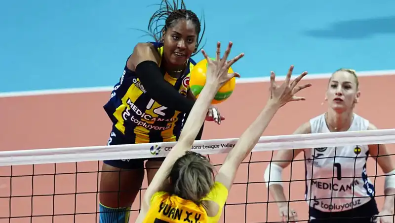 Avrupa'da Türk Derbisi: Fenerbahçe, Vakıfbank'ı Yenerek Kayıplarını Telafi Etti
