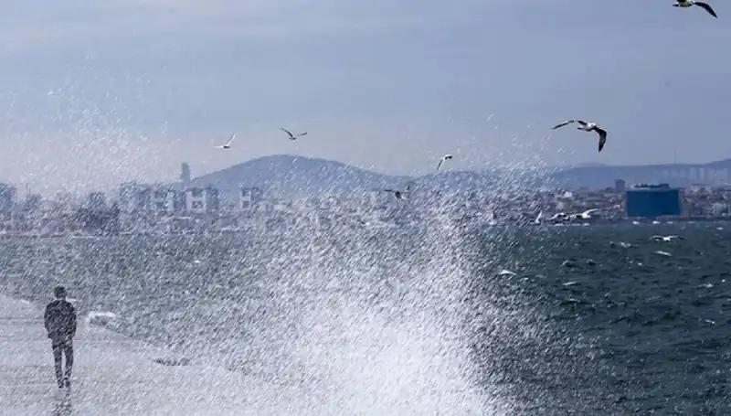 Kuvvetli Rüzgar ve Sağanak Yağış: Hazır Olun, Doğa İsyanda!