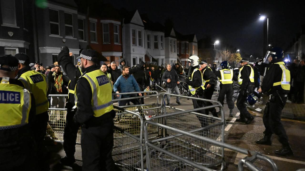 Londra'da PKK Yandaşları Polisle Çatıştı