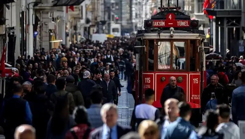 Türkiye'nin Nüfusu 2023'te Rekor Artış Gösterdi, Neler Olacak?