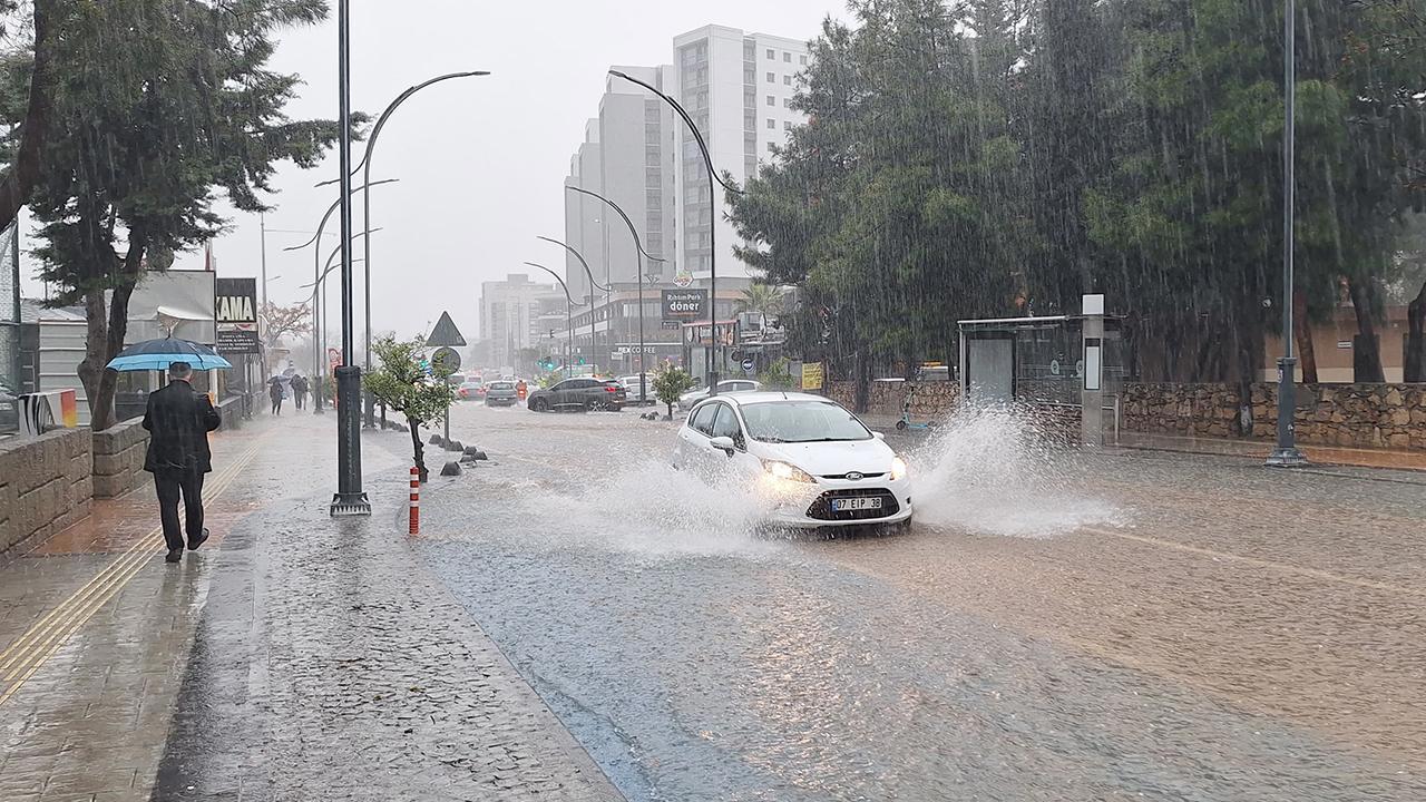 Meteoroloji 17 ili Uyardı!