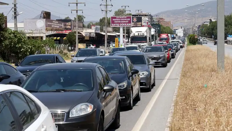 Aydın ile Muğla Arasında Oluşan 60 Kilometrelik Araç Kuyruğu Nedenleri ve Çözüm Önerileri