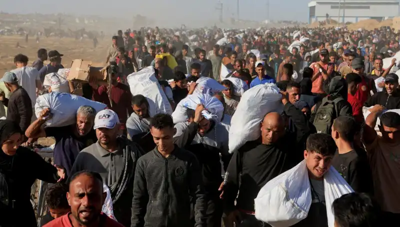 İsrail Ordusu, Han Yunus'u Kuşatmak İçin 15 Kilometrelik Koridoru Açtı!