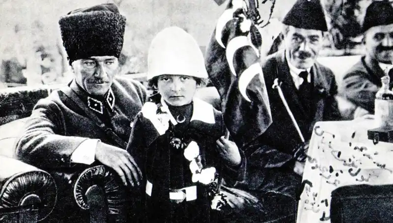 Bir Şapkanın Altında Doğan Unutulmaz Bayramın Hikayesi
