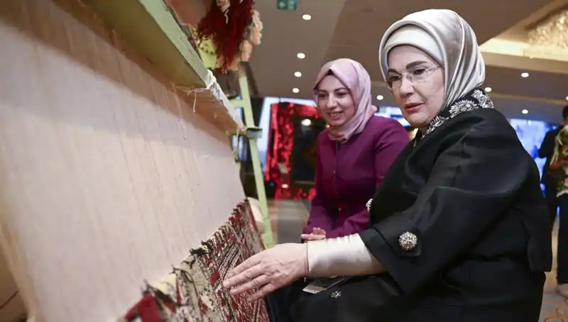 Emine Erdoğan'ın El Emeği Halısı Açık Artırmada Rekor Fiyata Satıldı